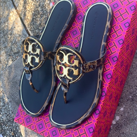 Brand new Tory Burch sandal - Picture 3 of 7